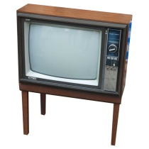 TV & Video Props Pilot 7825E Wooden Case Television